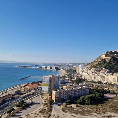 Daire Hanna's Estudio Deluxe